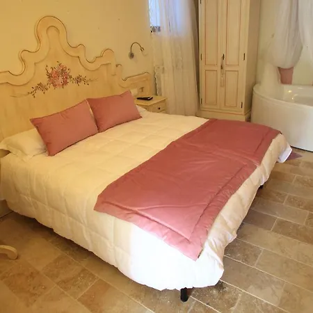 Agriturismo Antica Cascina Brandimarte Hotel *